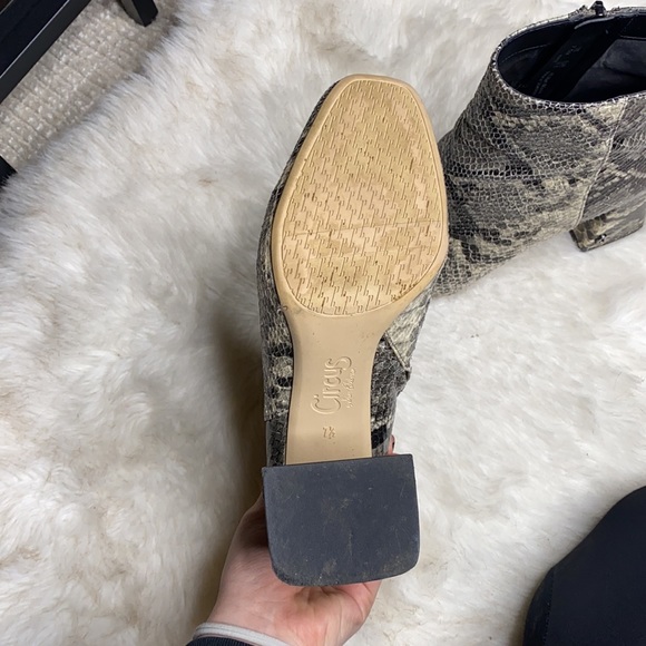 Bootie Heels Snake Print - Picture 3 of 5